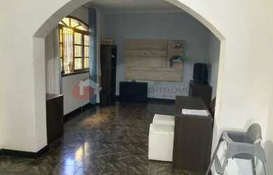 Imagem: A casa à venda possui 2 Dormitórios, 2 Banheiros, 3 Vagas