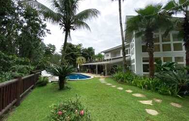 Imagem: A casa em condomínio possui 5 Dormitórios, 5 Banheiros, 3