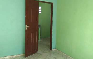 Imagem: A casa possui 1 Dormitório, 1 Banheiro, 1 Vaga na garagem e