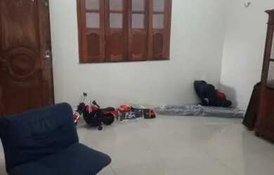 Imagem: A casa possui 3 Dormitórios, 3 Banheiros, 2 Vagas na garagem