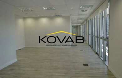 Imagem: O depósito possui 5 Vagas na garagem, 400m² de Área e está