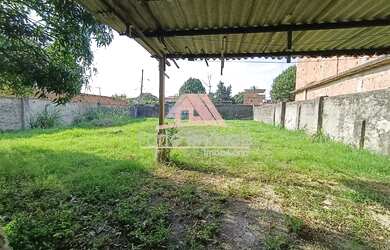 Imagem: O terreno possui 400m² de Área e está localizado em Santa