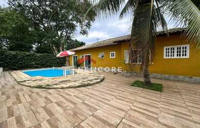 Imagem: A casa em condomínio possui 4 Dormitórios, 3 Banheiros, 2