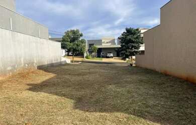 Imagem: O terreno possui 250m² de Área e está localizado em Jardim