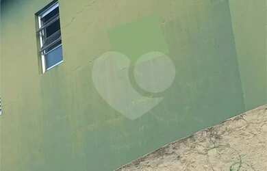 Imagem: A casa possui 4 Dormitórios, 4 Banheiros, 1 Vaga na garagem