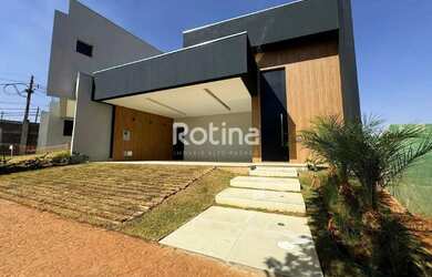 Imagem: A casa em condomínio possui 3 Dormitórios, 4 Banheiros, 2