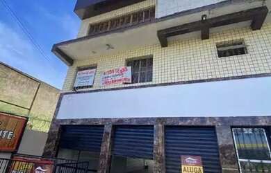 Imagem: O depósito possui 5 Vagas na garagem, 394m² de Área e está