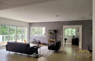 Imagem: A casa em condomínio possui 3 Dormitórios, 5 Banheiros, 5