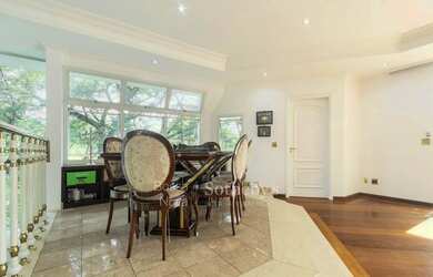 Imagem 10: Casa com amplos ambientes em condomínio fechado