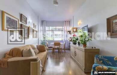 Imagem: O apartamento possui 2 Dormitórios, 2 Banheiros, 1 Vaga na