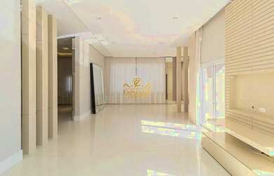 Imagem: A casa em condomínio possui 4 Dormitórios, 5 Banheiros, 4