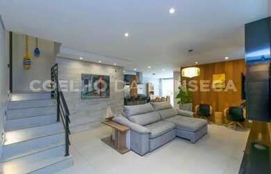 Imagem: A casa em condomínio possui 4 Dormitórios, 5 Banheiros, 4