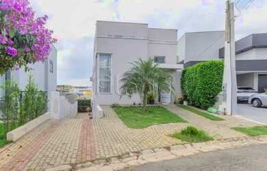 Imagem: A casa em condomínio possui 3 Dormitórios, 4 Banheiros, 4