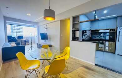 Imagem: O apartamento possui 3 Dormitórios, 1 Banheiro, 1 Vaga na garagem