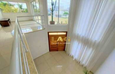 Imagem: A casa em condomínio possui 4 Dormitórios, 5 Banheiros, 2