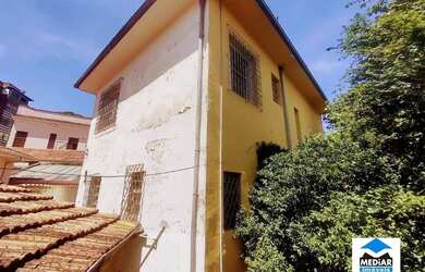 Imagem: A casa possui 4 Dormitórios, 2 Banheiros, 174m² de Área e