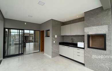 Imagem: A casa em condomínio possui 4 Dormitórios, 5 Banheiros, 4