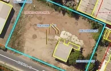 Imagem: O terreno possui 5.040m² de Área e está localizado em Distrito