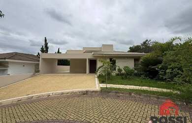 Imagem: A casa em condomínio possui 3 Dormitórios, 4 Banheiros, 5