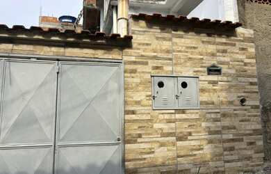 Imagem: A casa possui 2 Dormitórios, 1 Banheiro e está localizado