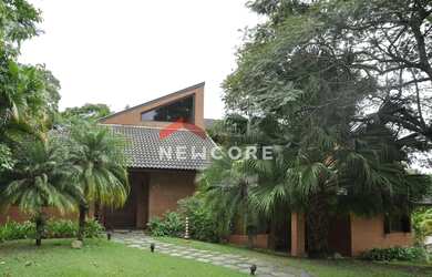 Imagem: A casa em condomínio à venda possui 4 Dormitórios, 5 Banheiros