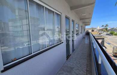 Imagem: O apartamento possui 1 Dormitório, 1 Banheiro, 32m² de Área