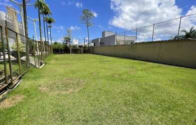 Imagem 2: Terreno plano para venda no Condomínio Estrela Sul com 560 metros quadrados