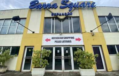 Imagem: O depósito possui 5 Vagas na garagem e 306m² de Área e está