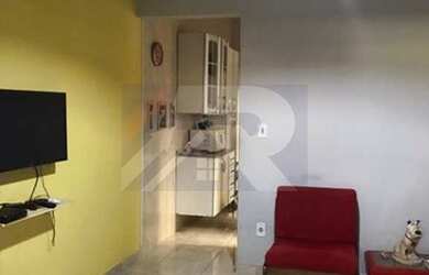 Imagem: A casa possui 2 Dormitórios, 1 Banheiro, 2 Vagas na garagem