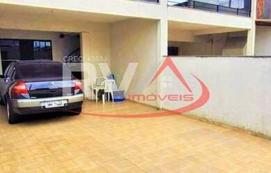 Imagem: A casa possui 5 Dormitórios, 4 Banheiros, 4 Vagas na garagem