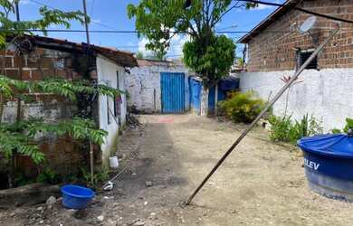 Imagem 11: Duas Casas em Candeias com 2 e 3Qtos 4Vgs. Terreno Livre - Veja