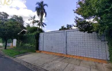 Imagem: O depósito possui 5 Vagas na garagem, 749m² de Área e está