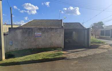 Imagem: A casa possui 3 Dormitórios, 1 Banheiro, 139m² de Área e