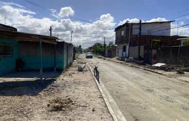 Imagem 14: Duas Casas em Candeias com 2 e 3Qtos 4Vgs. Terreno Livre - Veja