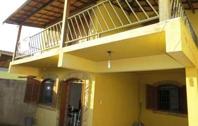 Imagem: A casa possui 3 Dormitórios, 2 Banheiros, 97m² de Área e