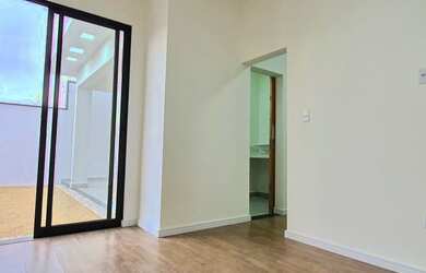 Imagem 7: Casa de condomínio térrea com piscina para venda possui 152 metros quadrados...