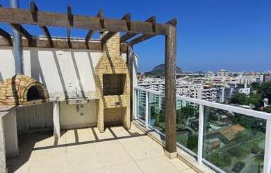 Imagem: O apartamento possui 4 Dormitórios, 1 Banheiro e 211m² de