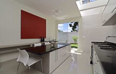 Imagem 7: Casa MODERNA Com Pé Dir.Alto, More a 5 min. Pq.Tingui, Condomínio Fechado, 3 suítes