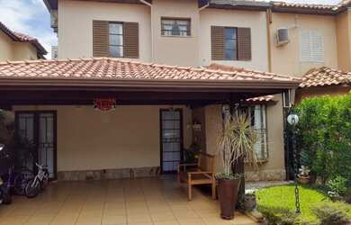 Imagem: A casa possui 3 Dormitórios, 1 Banheiro, 1 Vaga na garagem