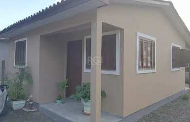 Imagem: A casa possui 2 Dormitórios, 1 Banheiro, 5 Vagas na garagem