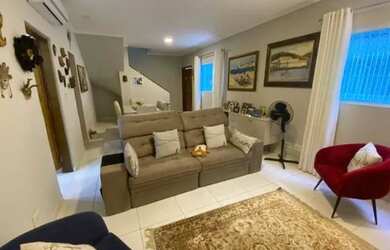 Imagem: A casa possui 2 Dormitórios, 2 Banheiros, 1 Vaga na garagem