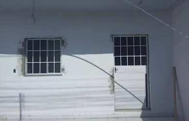 Imagem: A casa possui 2 Dormitórios, 2 Banheiros, 1 Vaga na garagem