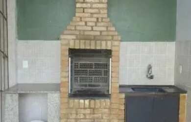 Imagem: A casa possui 3 Dormitórios, 3 Banheiros, 2 Vagas na garagem