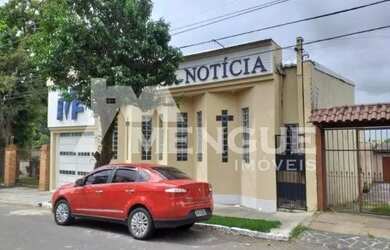 Imagem: A casa possui 5 Dormitórios, 3 Banheiros, 5 Vagas na garagem