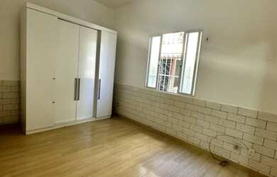 Imagem: A casa em condomínio possui 3 Dormitórios, 2 Banheiros, 1