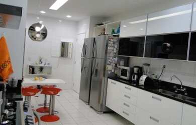 Imagem 4: APARTAMENTO À VENDA. Piscina, Varanda, 330m² de Áreae4 Vagas na garagem