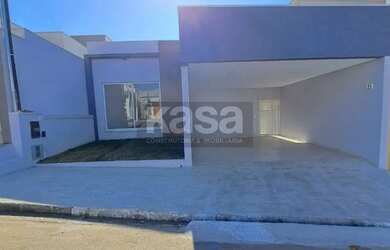 Imagem: A casa em condomínio e possui 2 Dormitórios, 2 Banheiros