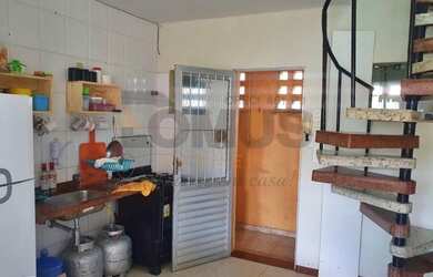 Imagem: A casa em condomínio possui 2 Dormitórios, 3 Banheiros, 1