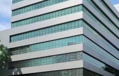 Imagem: O depósito possui 5 Vagas na garagem e 25m² de Área e está