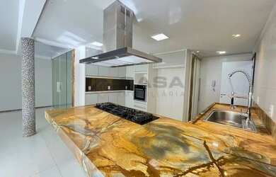 Imagem: A casa em condomínio possui 3 Dormitórios, 1 Banheiro, 4 Vagas